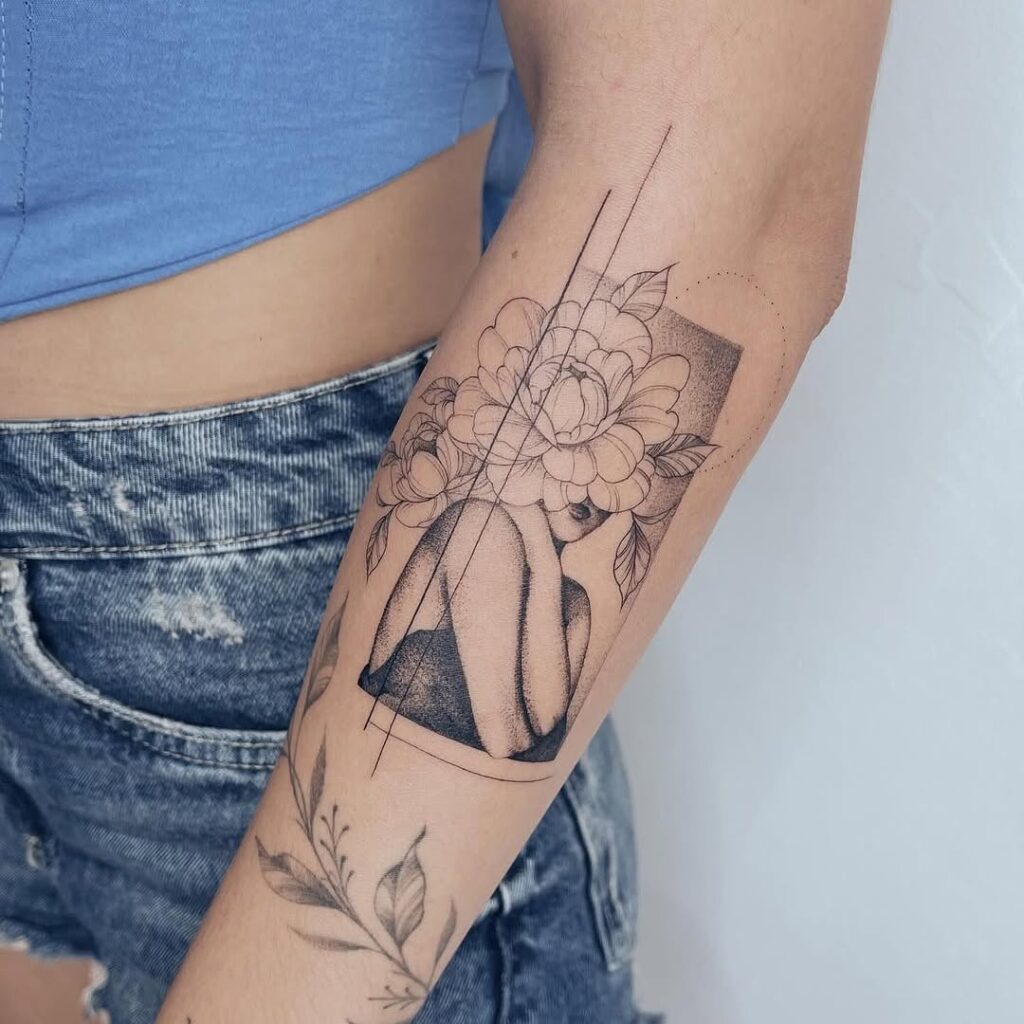 tatuagem autoral minimalista em São Paulo criada a partir de processo artístico exclusivo